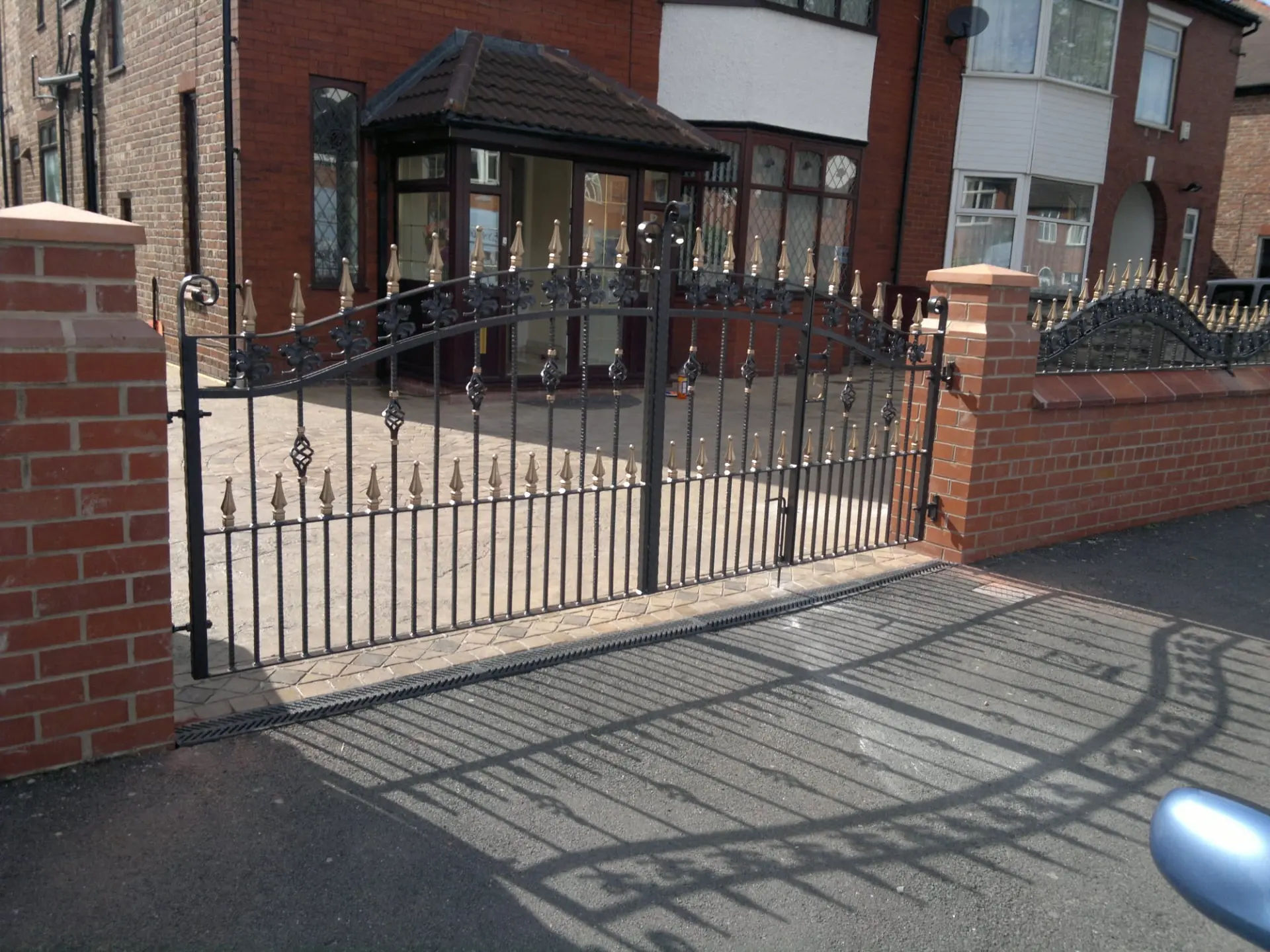 Driveway Gate Installation Stockport, Manchester and Sale 